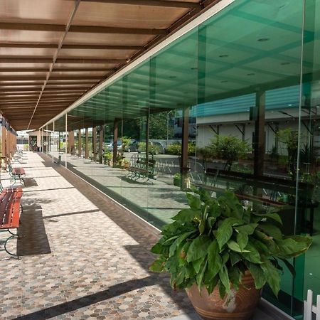 Mayflower Grand Hotel Korat Nakhonratchasima Buitenkant foto
