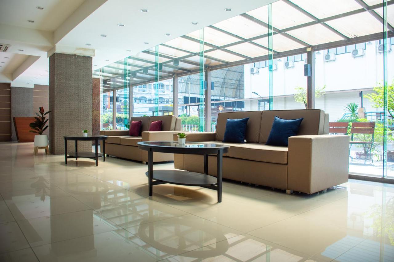 Mayflower Grand Hotel Korat Nakhonratchasima Buitenkant foto