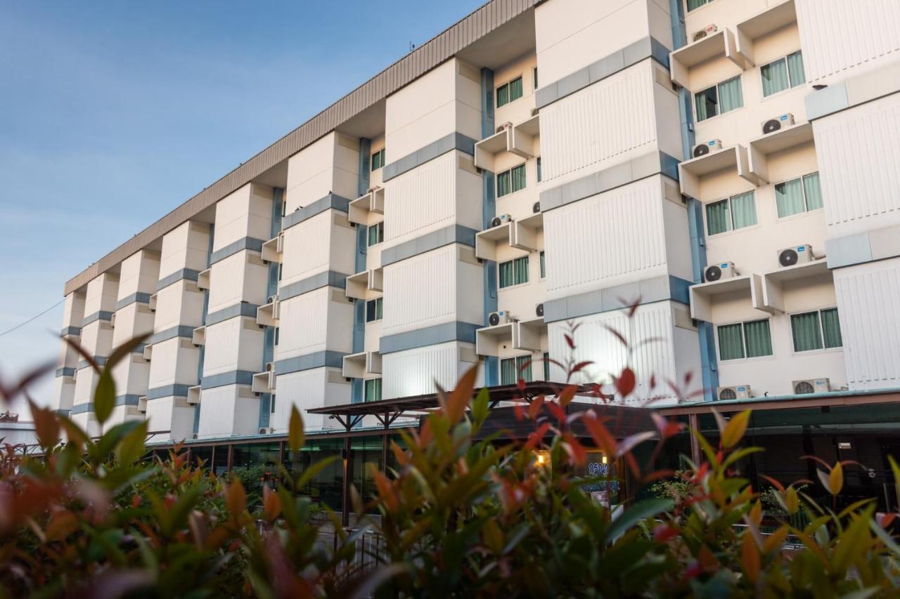 Mayflower Grand Hotel Korat Nakhonratchasima Buitenkant foto